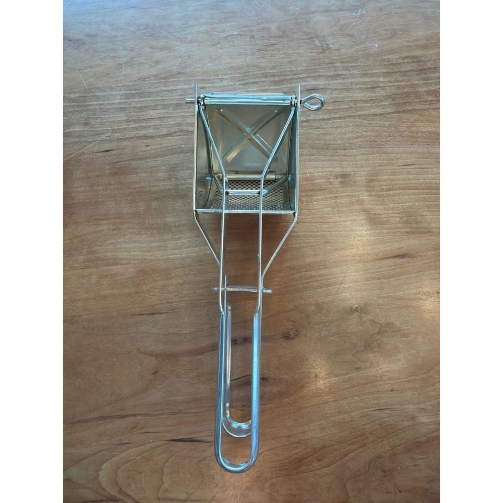 Stainless Steel Triangle Potato Ricer and Fruit Press - Picture 4 of 5